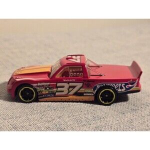 2014 Hot Wheels #156/250 Race-Thrills Racers Circle Trucker Red w/ MC5 Spokes